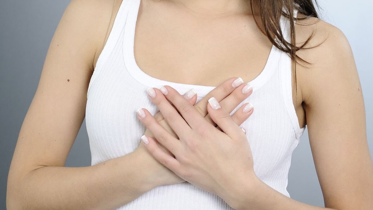 Предвестник рака или гормоны? Из-за чего у женщин может болеть грудь? |  Excellence | Дзен