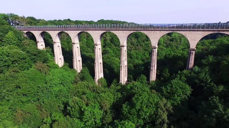 Hownsgill Viaduct/Hownes Gill Viaduct/Gill bridge — это арочный мост первоначально был предназначен для пропуска железнодорожного транспорта (сейчас пешеходно-велосипедный мост), расположенный к...