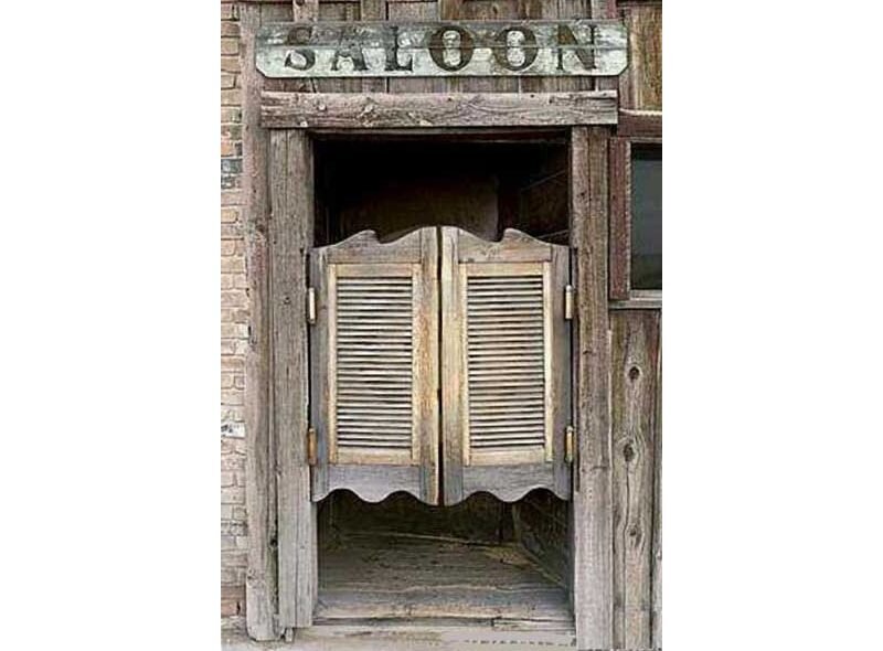 Тоже уличная дверь