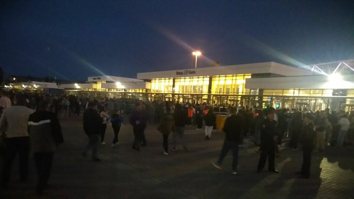     После ретро-матча «Победа», который состоялся вечером 1 мая на стадионе «Волгоград Арена», общественный транспорт около двух часов развозил болельщиков по домам.