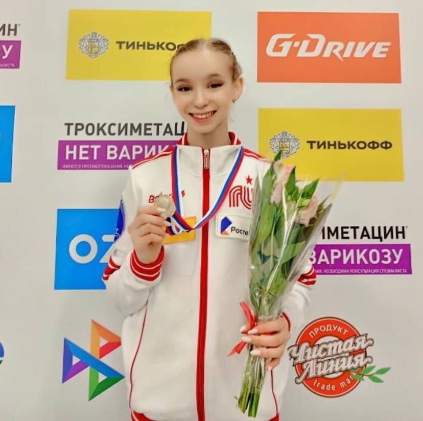Дарья Садкова с медалью Финала Гран-при России. Фото из открытых источников