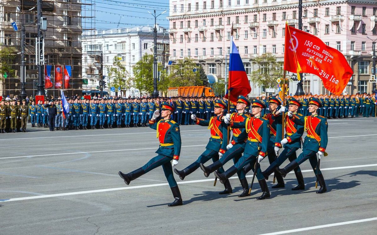 Пройдет ли парад. Парад Победы 2000. Парад Победы Челябинск. Люди на параде Победы. Генеральная репетиция парада.