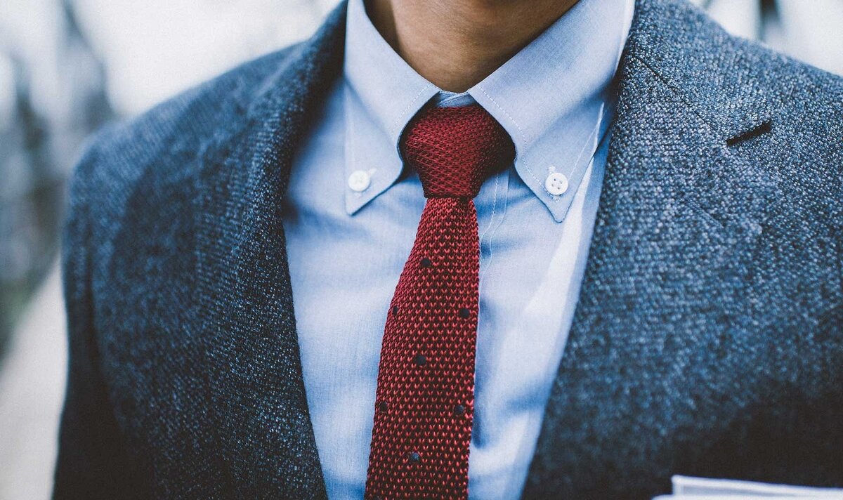 Мужик в галстуке