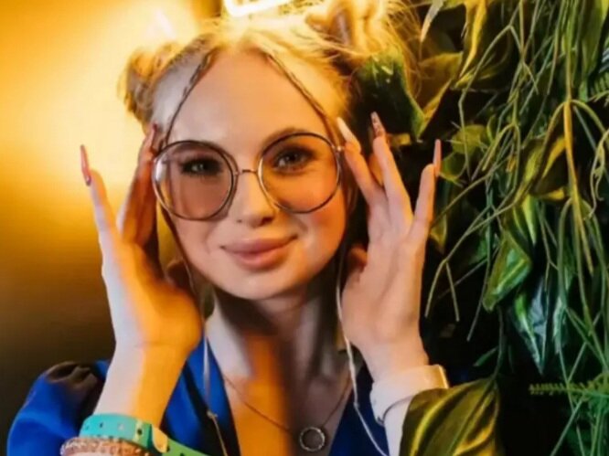 Лиза Полыгалова до пластики или после? - 300 экспертов.РУ