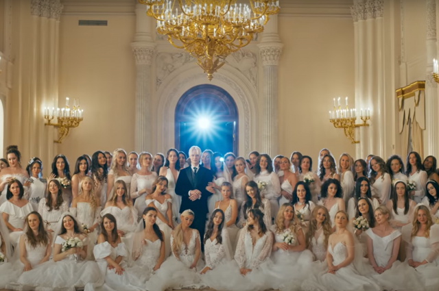    Кадр из клипа "Мёд". Фото: скриншот YouTube