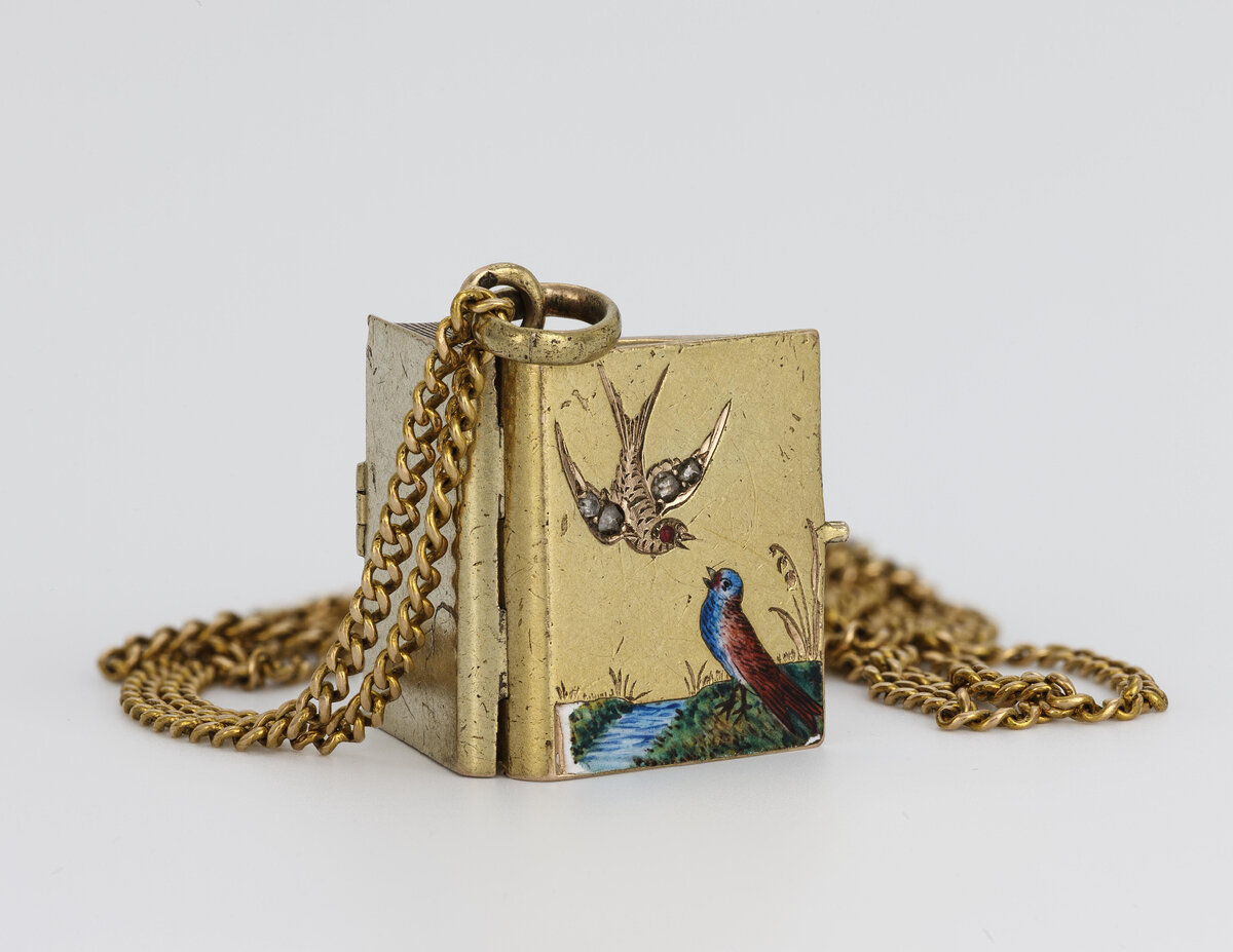 Медальон в виде книги. Россия, начало XX века. Санкт-Петербург, Государственный Эрмитаж