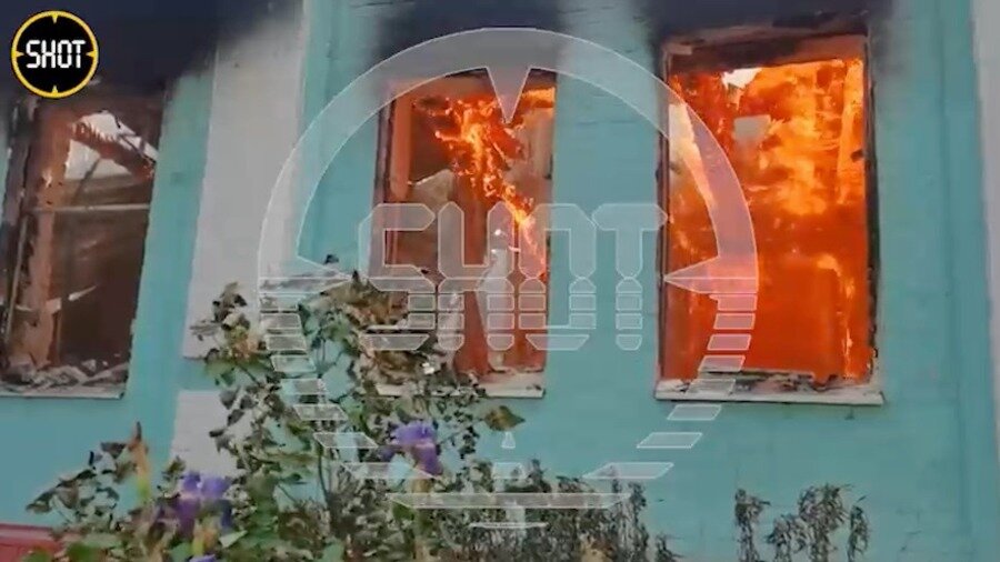     Полностью сгорел двухэтажный жилой дом.