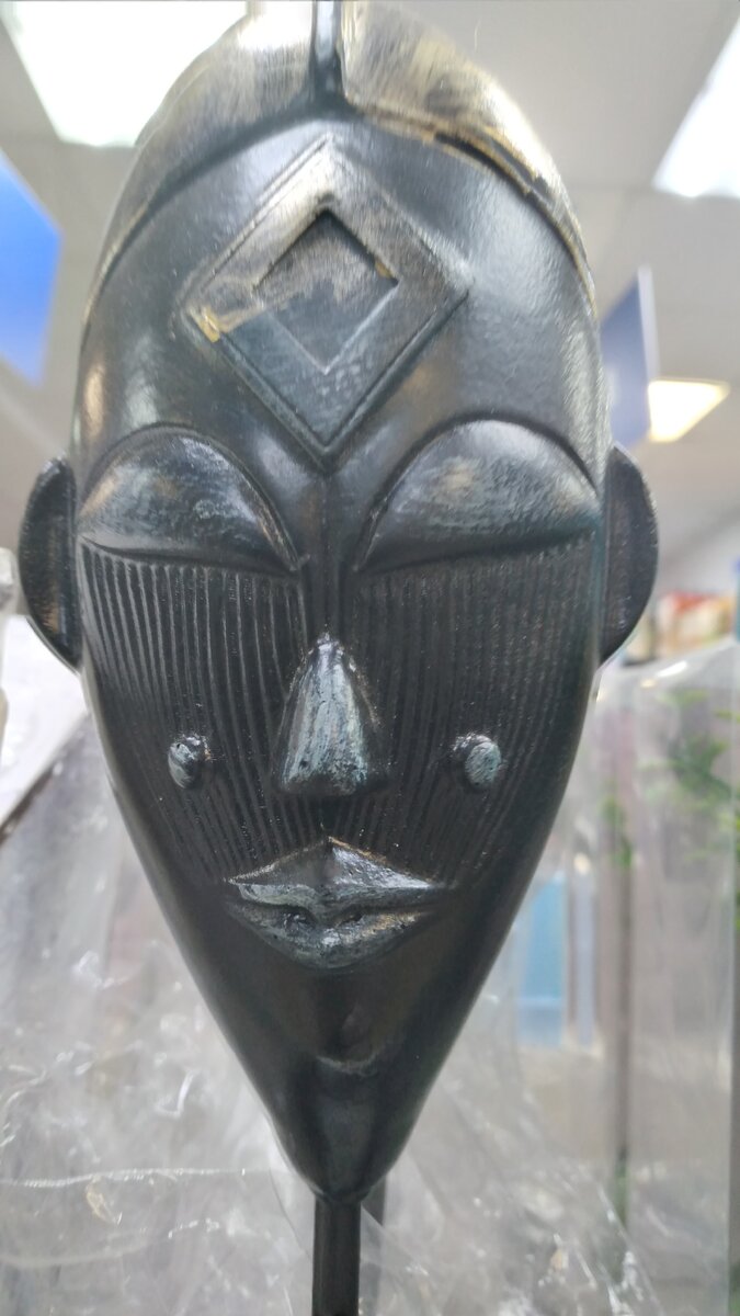 Фото автора. Образ мужчины ( а может быть и женщины) с полузакрытыми глазами.