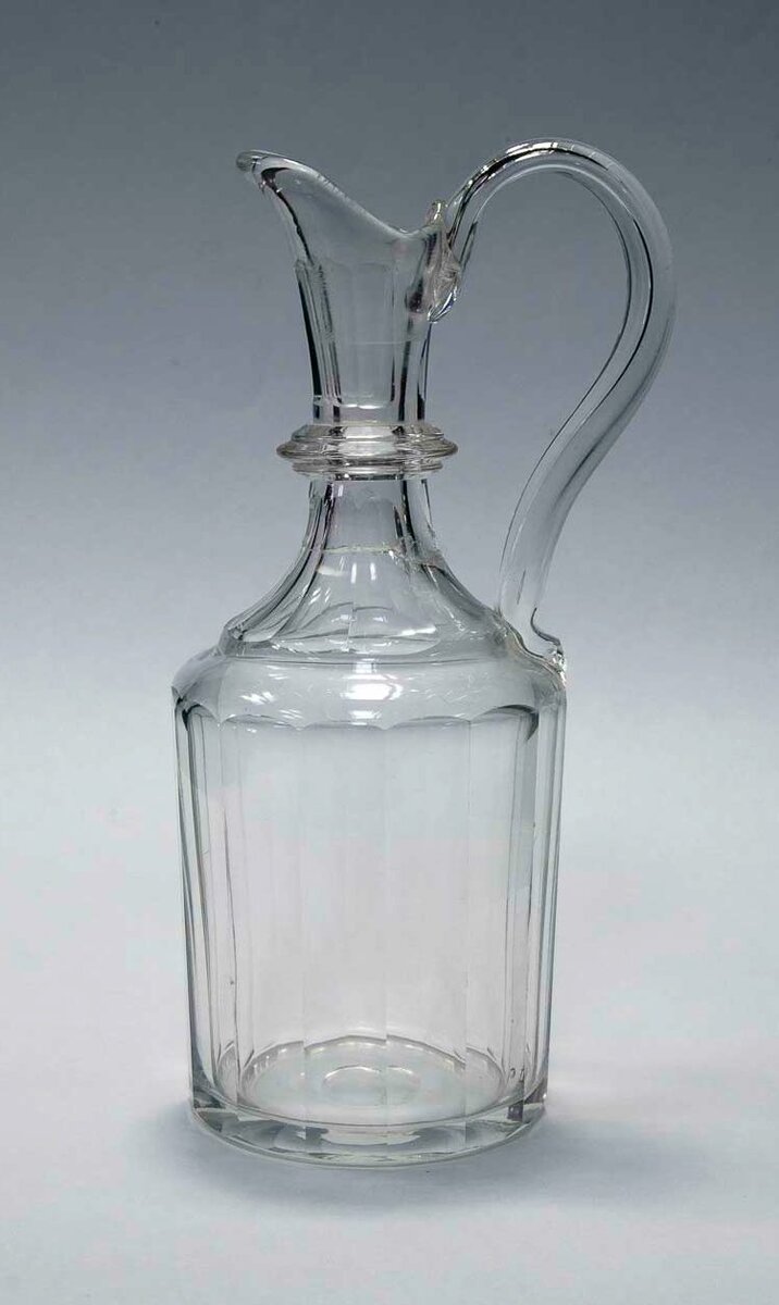 Графин. Нач. ХХ в. Из собрания ХКМ им. Н.И. Гродекова