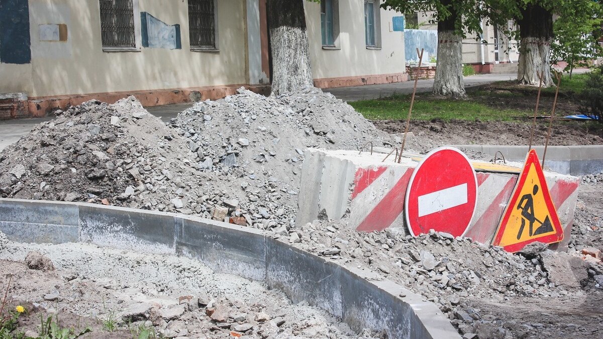     На улице Калинина во Владивостоке введут временные ограничения на проезд и парковку автомашин в районе остановки «Мальцевская». Новая схема движения будет работать в течение трёх дней.