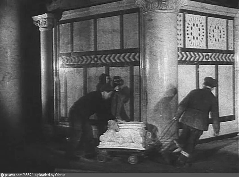 Отделочные работы на станции "Павелецкая" Кольцевой линии, 1949. С сайта www.pastvu.com.