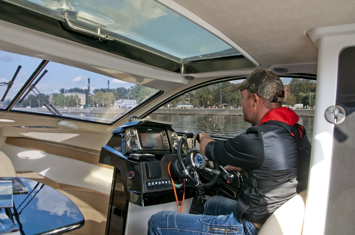 Никогда не имел пристрастий к какому-то определённому бренду одежды. Но, кое-что с полосками есть и в моём гардеробе.