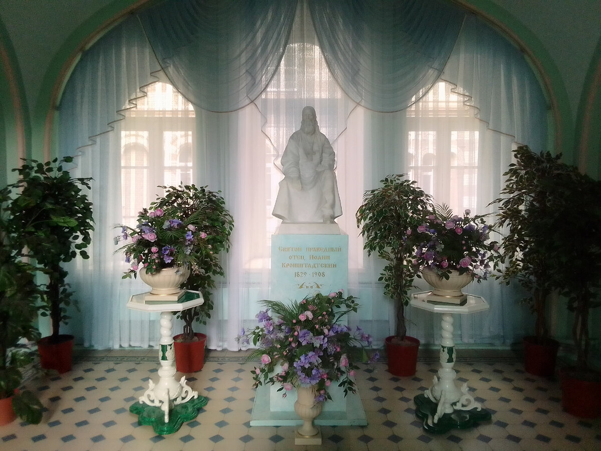 Монастырь святого праведного Иоанна Кронштадтского на Карповке, Санкт-Петербург 