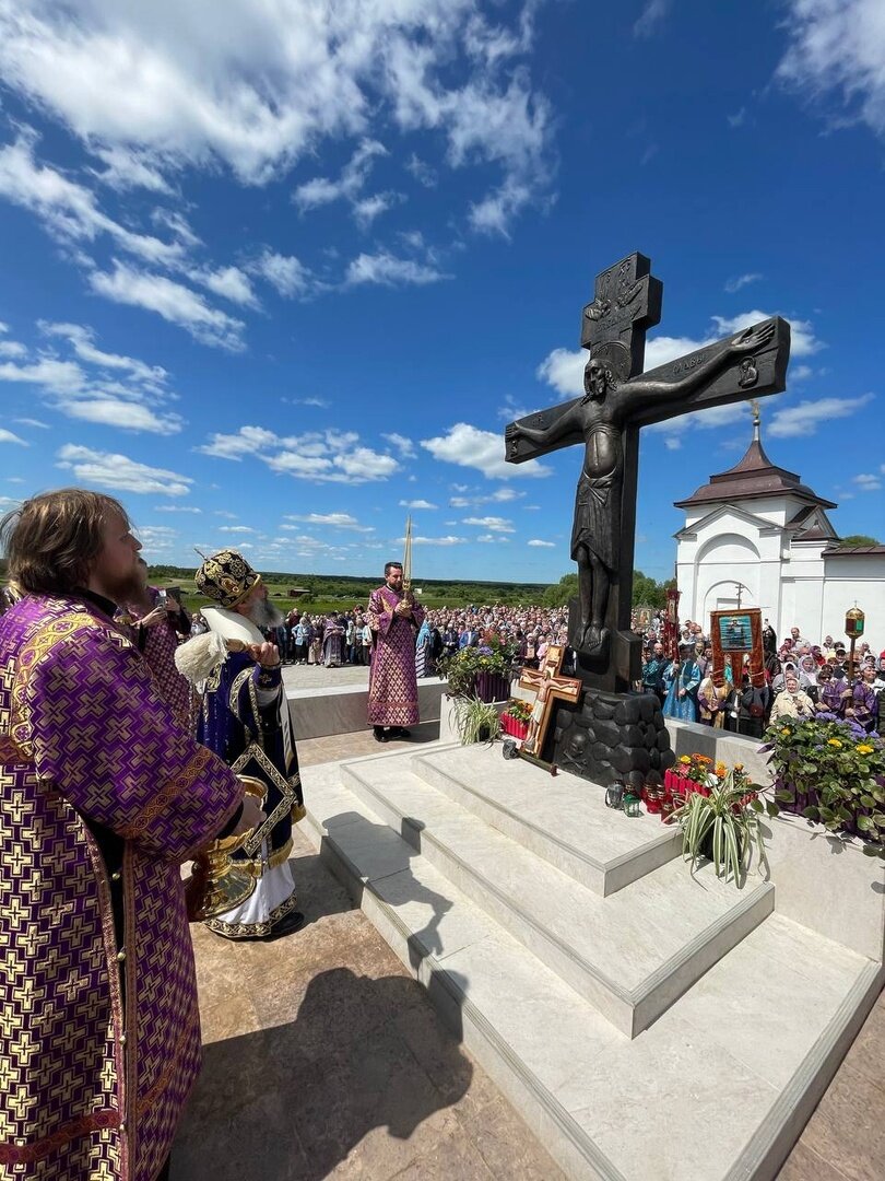 Погост крест