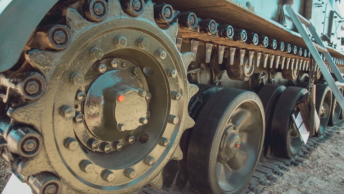     Заместитель главы МИД Украины Андрей Мельник в интервью Tagesspiegel 12 июня призвал ФРГ нарастить поставки военной техники. По его мнению, Берлин может предоставить Киеву втрое больше танков Leopard 2 без ущерба для обороноспособности. В марте Германия передала 18 из 300 боевых машин в арсенале.