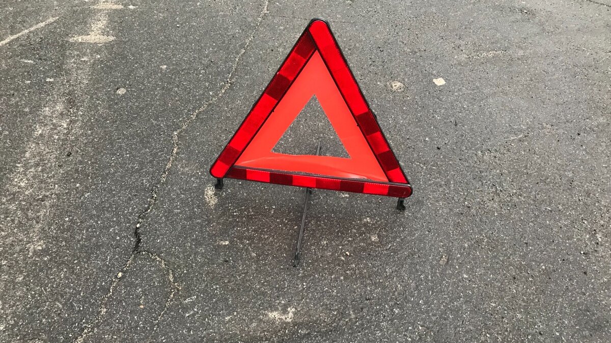     Кадром с места аварии поделились в соцсетях сотрудники Госавтоинспекции.