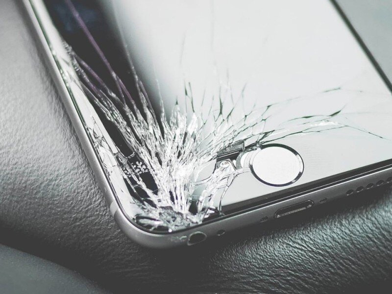    Инсайд: будущим iPhone не понадобятся защитные чехлы