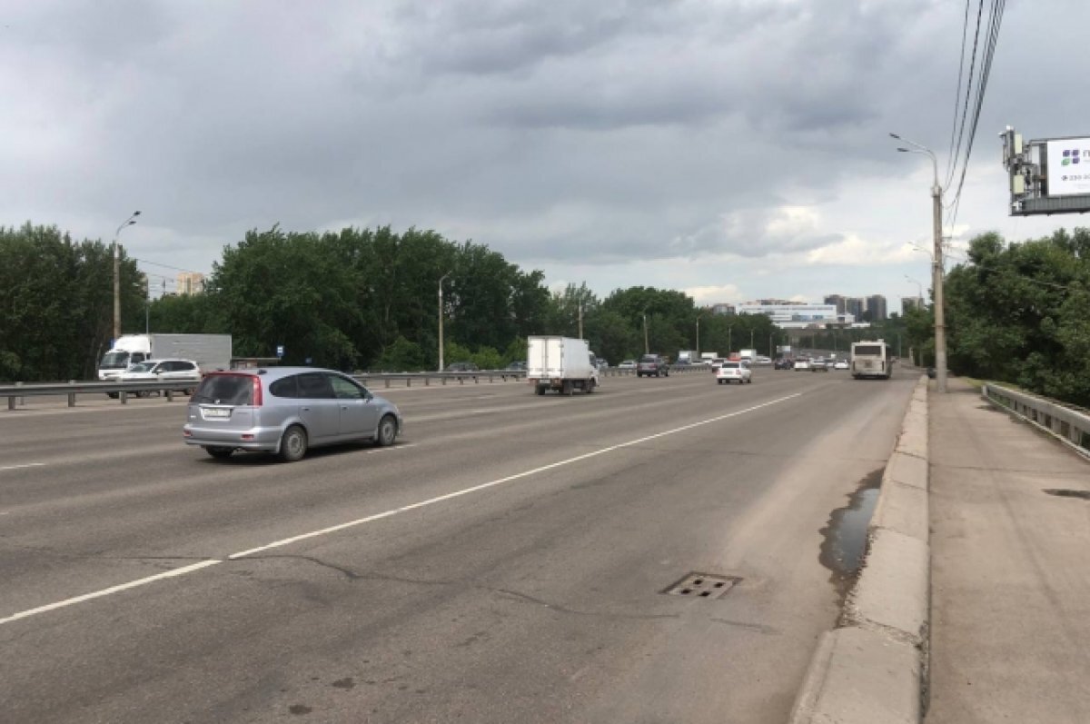    С 29 июня приступят к ремонту Октябрьского моста.