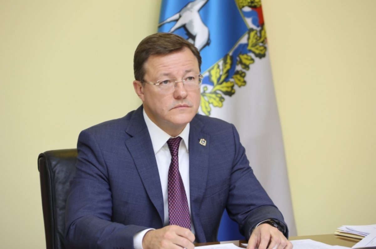    Губернатор Самарской области Дмитрий Азаров обратился к землякам