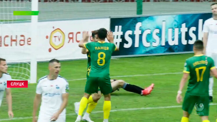 В одном из ключевых матчей 13-го тура чемпионата Беларуси по футболу «Неман» добился выездной победы над «Слуцком» – 2:0.