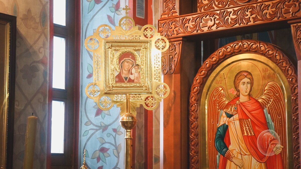     Вознести молитву за мирное разрешение конфликта во всех храмах Ростовской области призвал верующих Ростова и региона митрополит Меркурий.