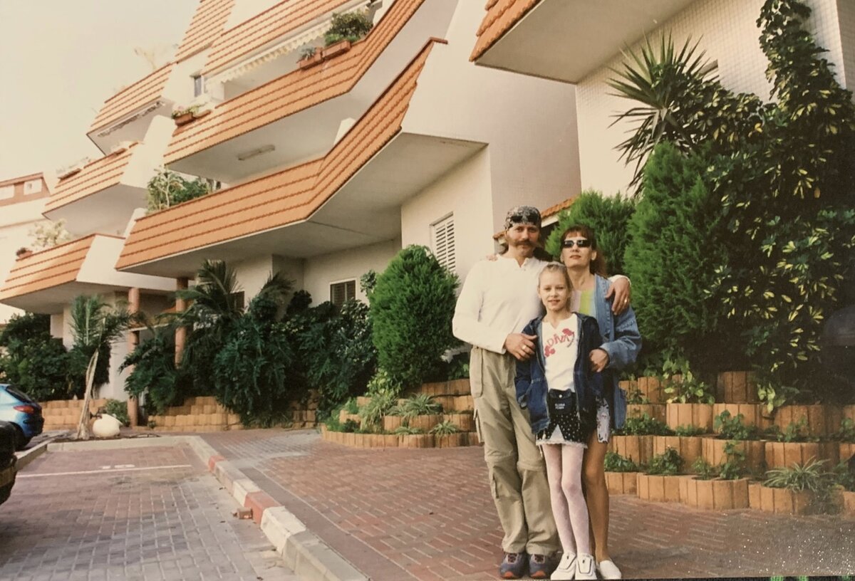 Улочки Азура. Пригород  Тель-Авива