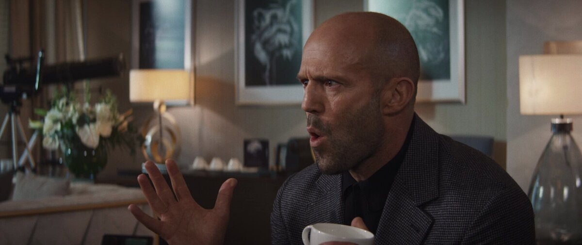 знаете, почему Джейсона Стэтхема нет в супергероике? Да потому что ему никто не соперник - ни Супермен, ни вся ватага Мстителей!