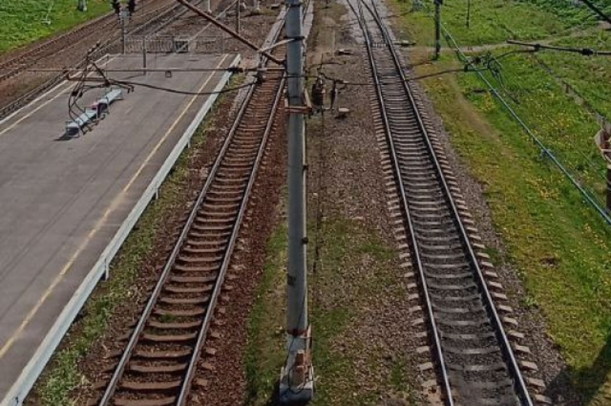    На железной дороге в Алтайском крае мужчина попал под пассажирский поезд