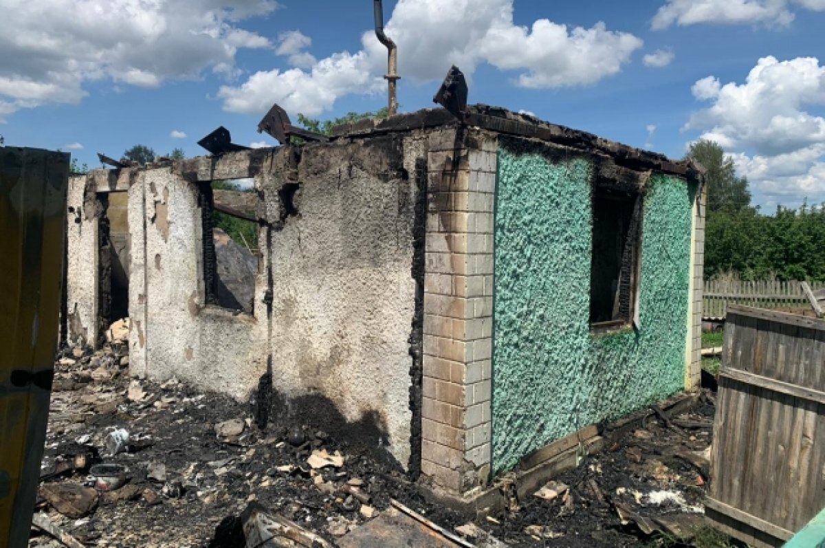    На Алтае двое мальчиков погибли на пожаре, когда гостили у бабушки