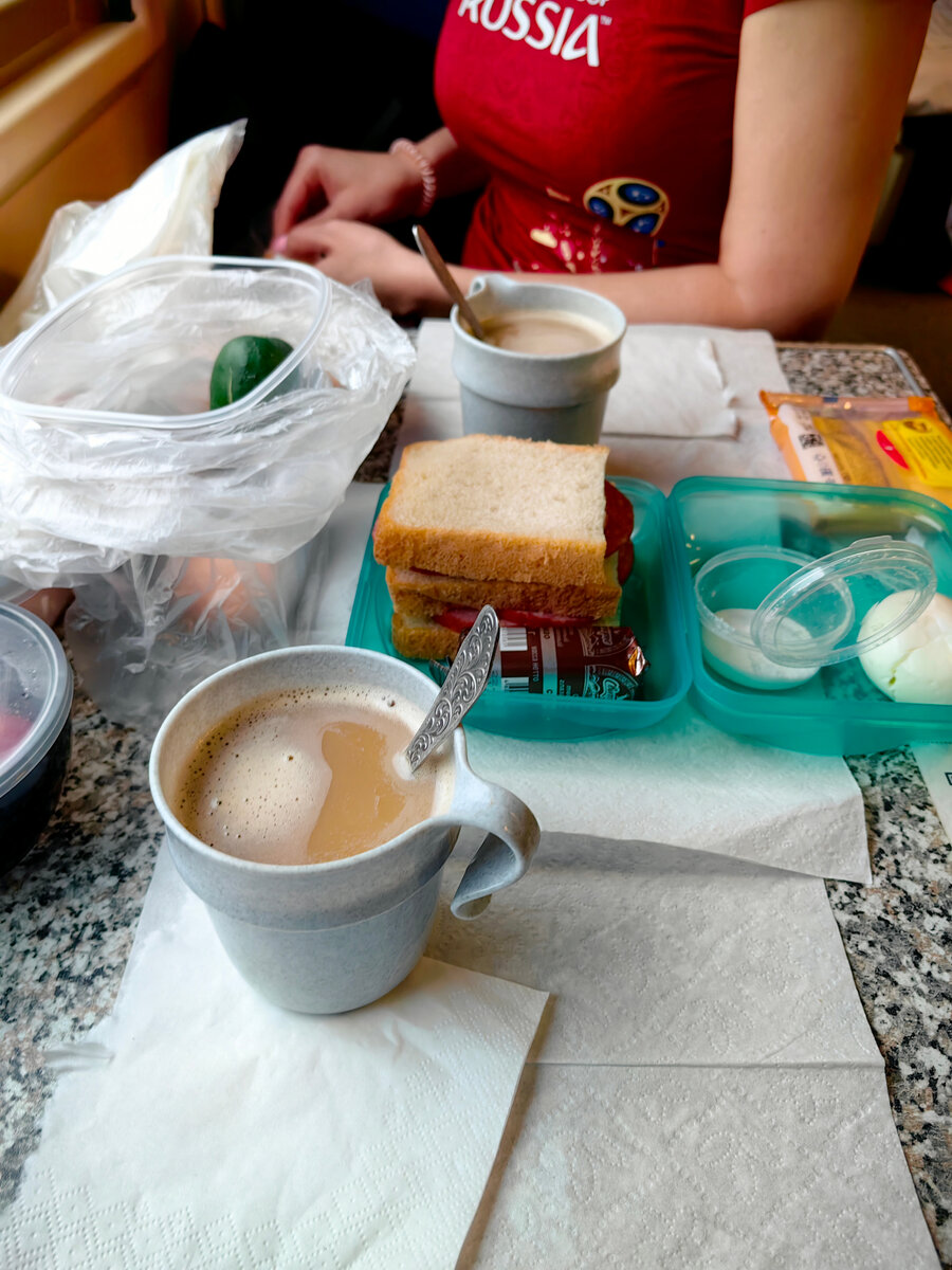 Мы тут тоже решили перекусить.