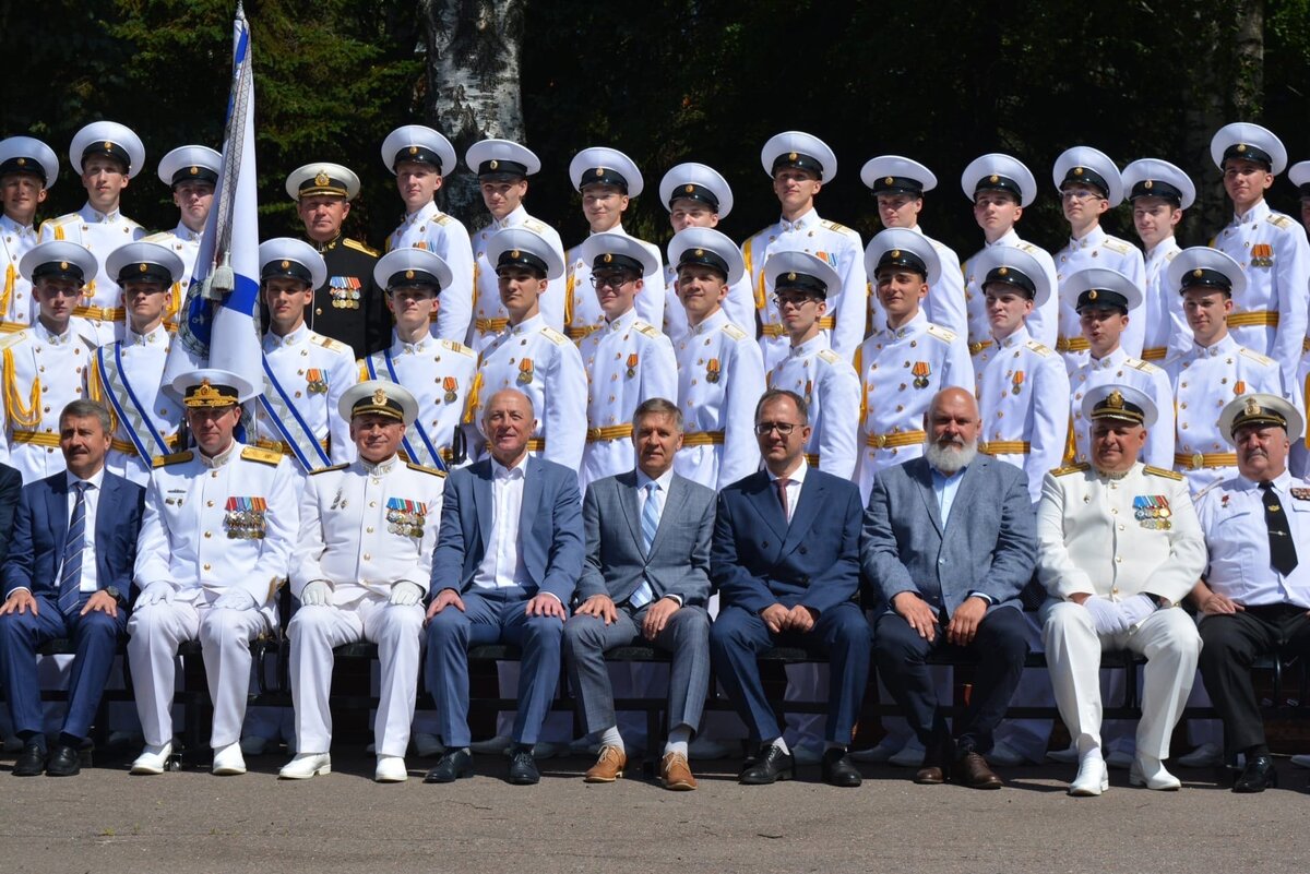 КМОЛЗ (входит в ОСК) сделал подарок кадетам КМКВК