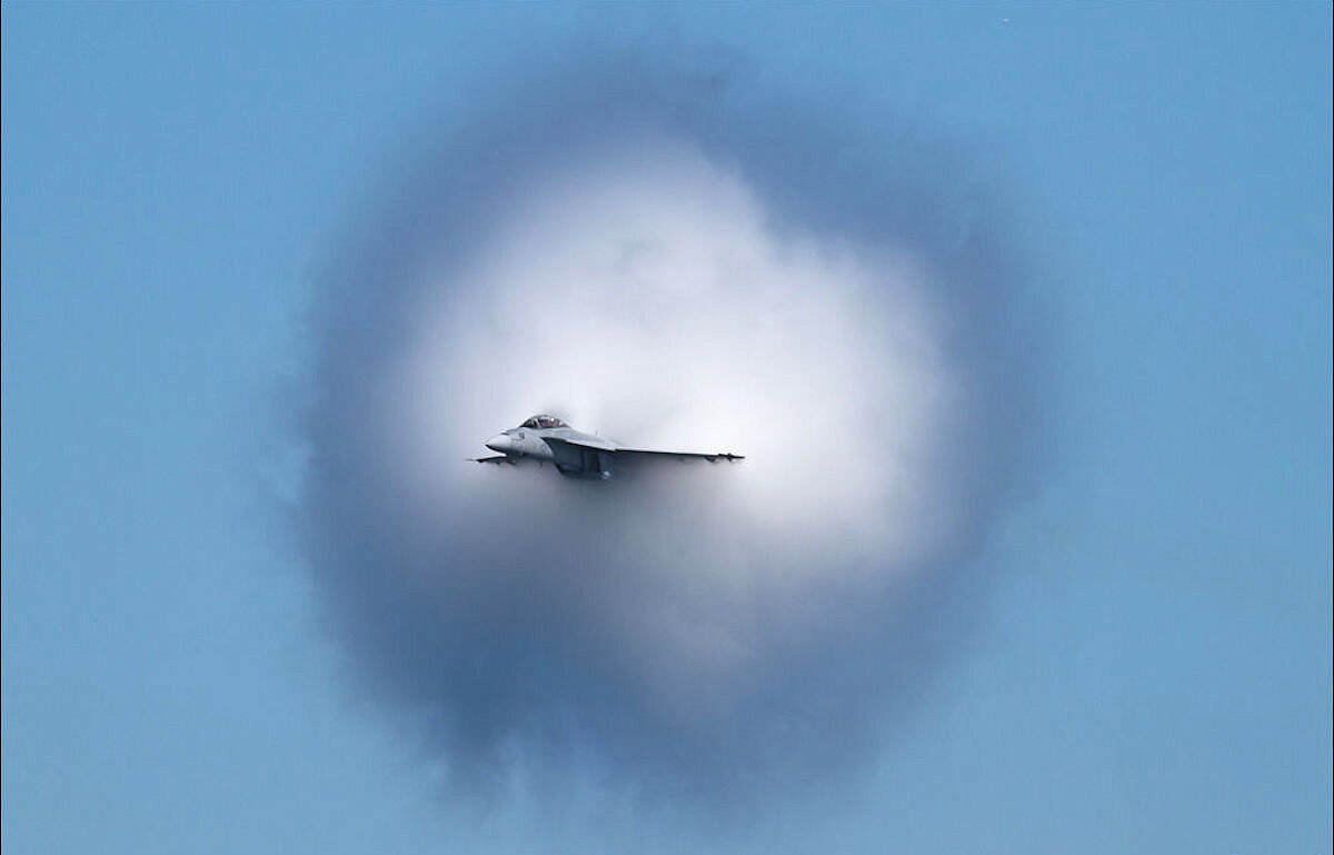 Самолет на сверхзвуке хлопок. Эффект Прандтля Глоерта Су-57. Эффект прандта гроельта. Су 34 эффект Прандтля Глоерта. Прандтля Глоерта Су 35.