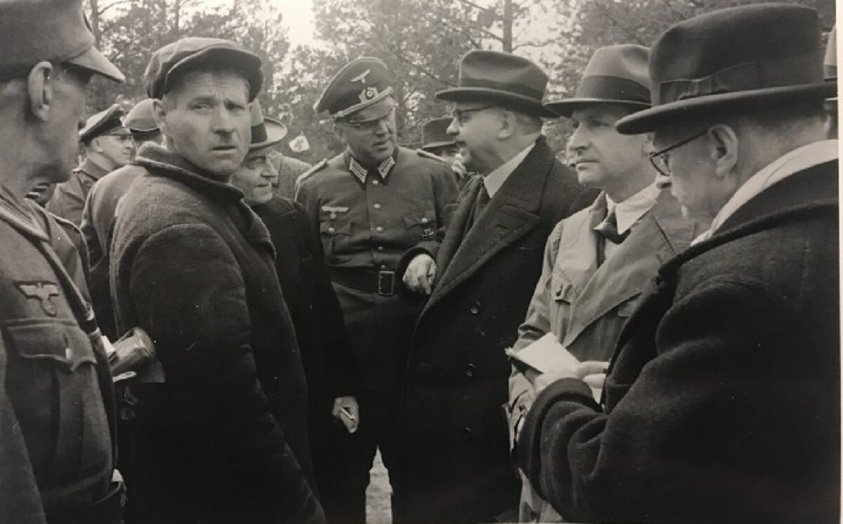    На месте трагедии нацисты устроили настоящее шоу Вадим Андрюхин