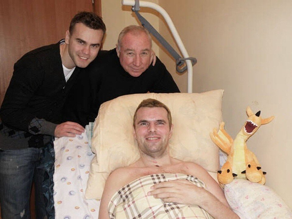    Вениамин Мандрыкин вместе с другим спортсменом по команде ЦСКА Игорем Акинфеевым. Фото: соц.сети