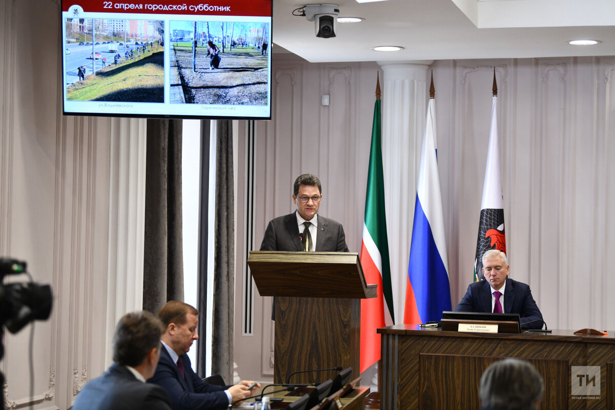 Наиль Минвалеев доложил, что сейчас в Казани работают 104 стройплощадки, они оборудованы специальными мойками. Фото: kzn.ru