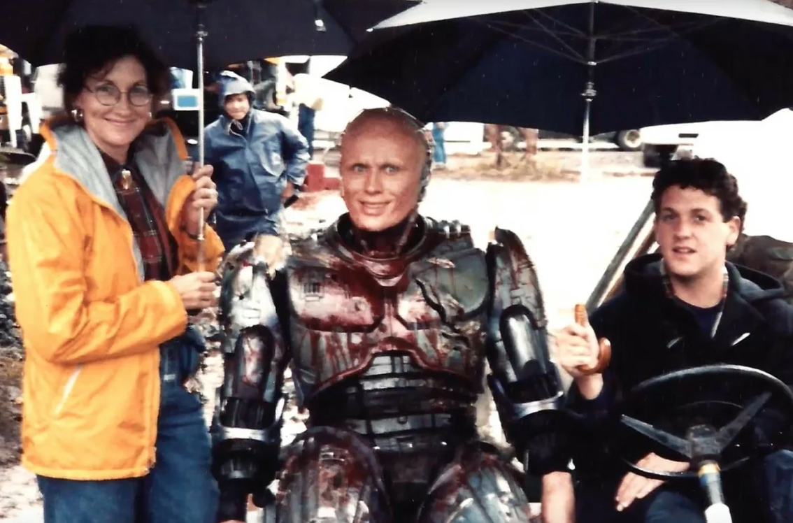 90-е он обрел широкую популярность у нас в стране.-8. Кадры со съемок и инт...