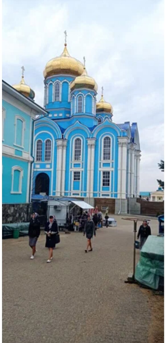 Территория храма