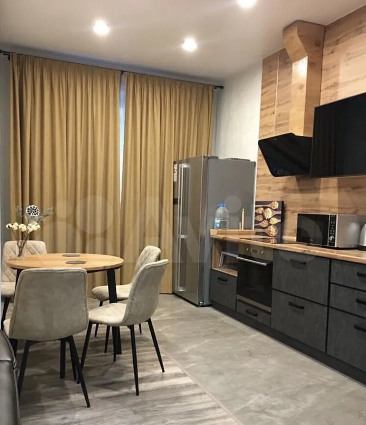 Красивая, продуманная, на первый взгляд, квартира