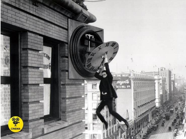 "Наконец в безопасности!"  (1923).