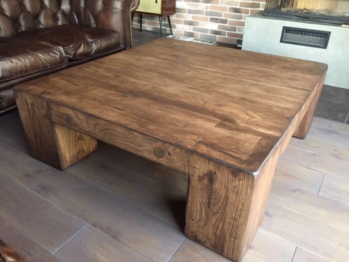 Деревянный стол на кухню