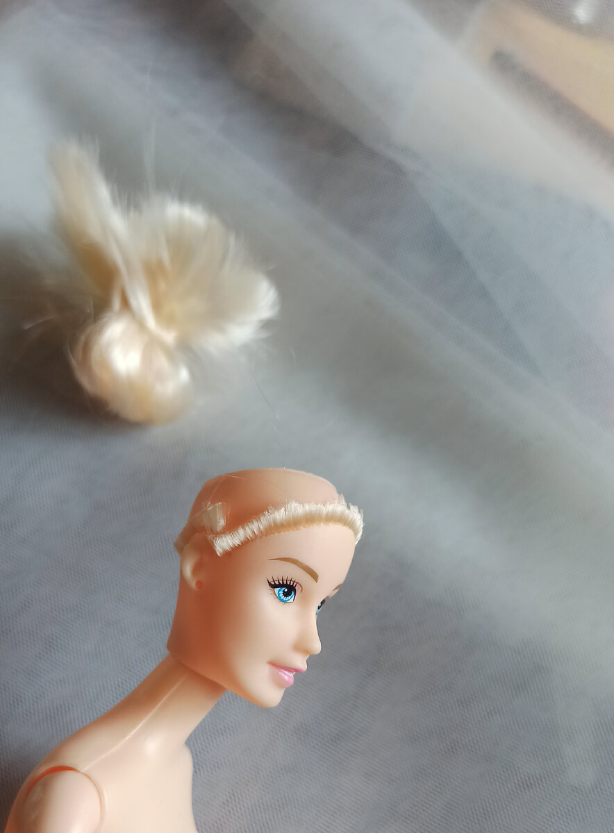 Остригла волосы