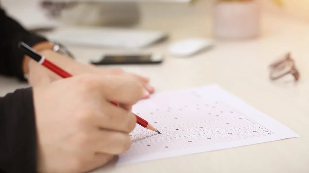 Пересдать ЕГЭ можно даже после провала экзамена. Фото: Pxfuel.com