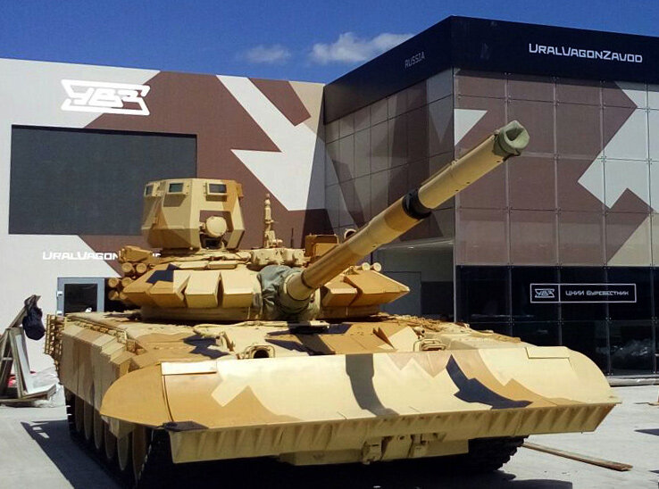 танк Т-72 для ведения боя в городе.