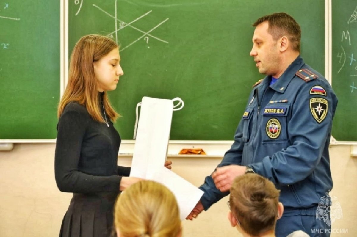    В Колвице 13-летняя школьница спасла из пожара троих детей