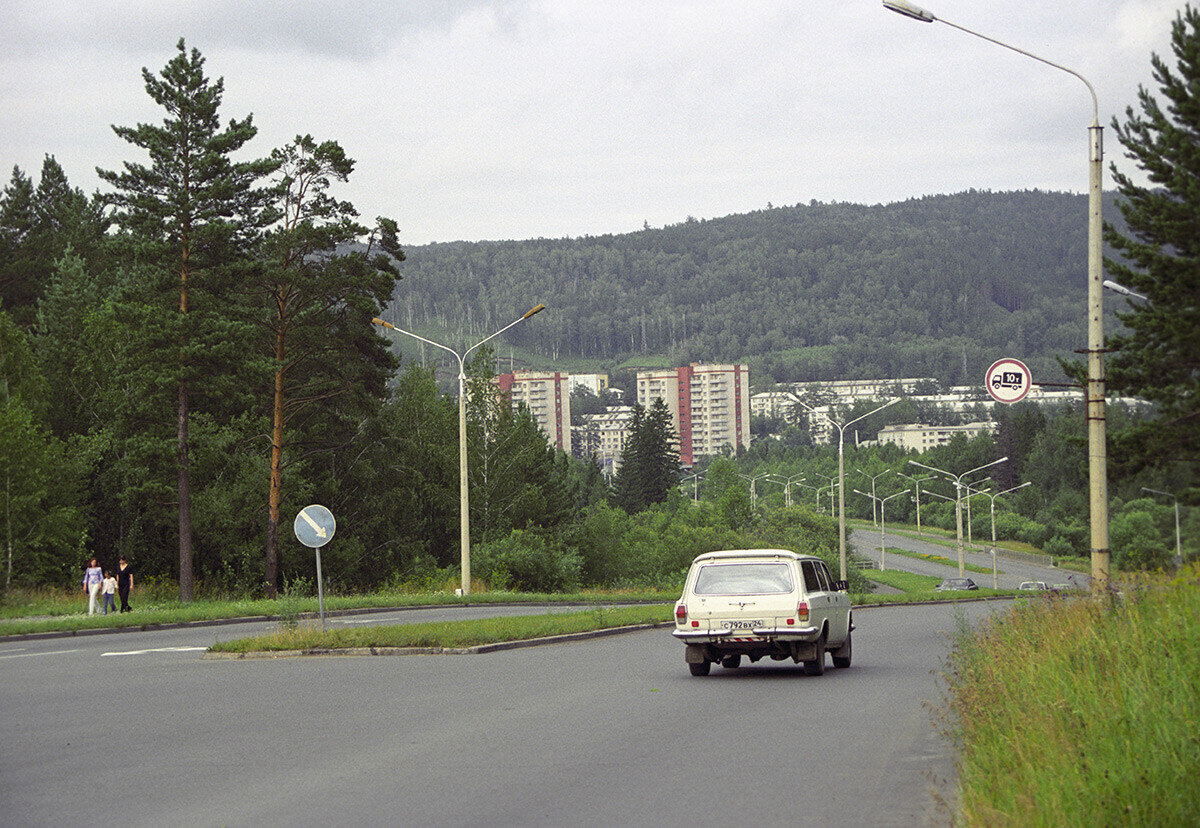 Открыть закрытые города