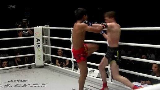 Нормально так ЗАШЕЛУПОНИЛИСЬ Muangthai vs. Brice Delval ONE Championship Full Fight