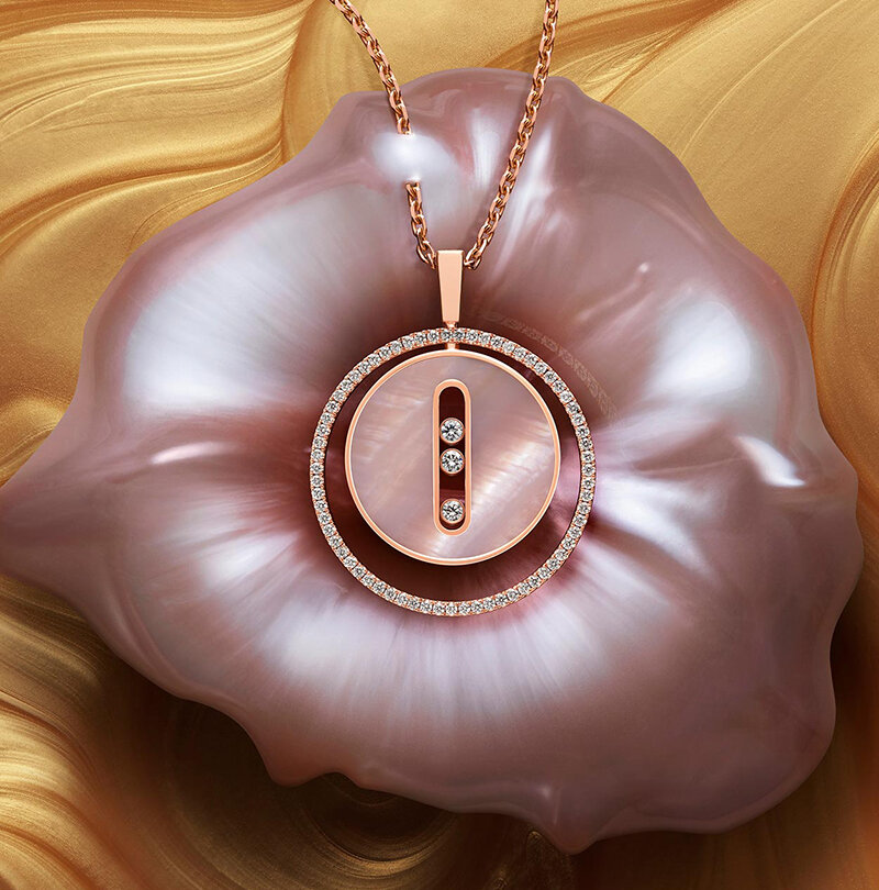 Колье Messika Lucky Move из розового золота с перламутром и бриллиантами