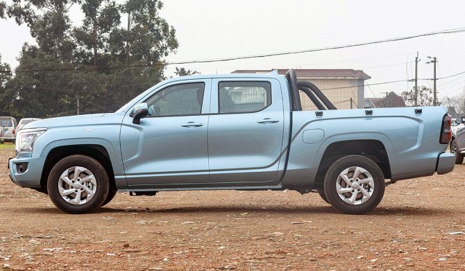     Близок он к "американцам" и по размерам