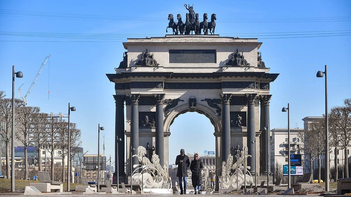 триумфальная арка в москве на кутузовском