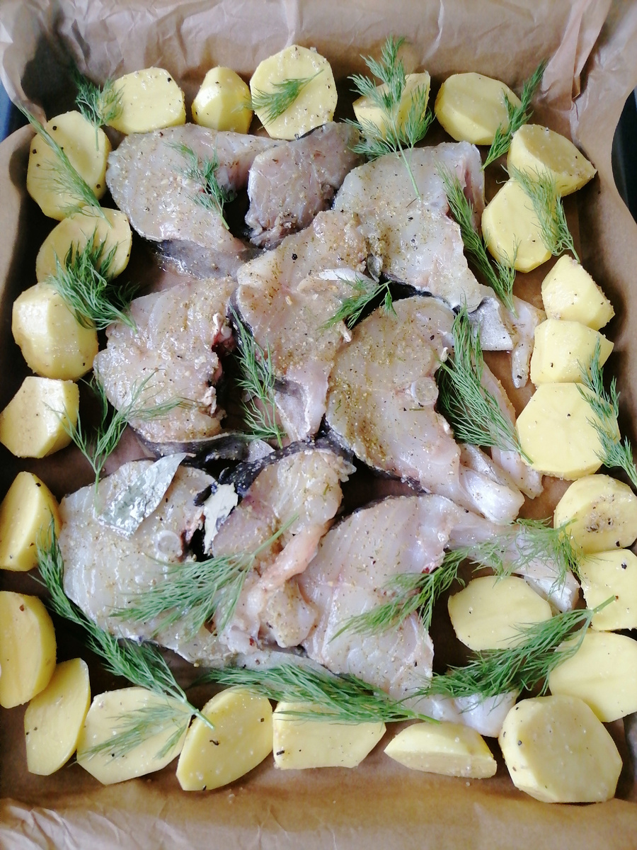 Треска с картошкой(перед запеканием) 